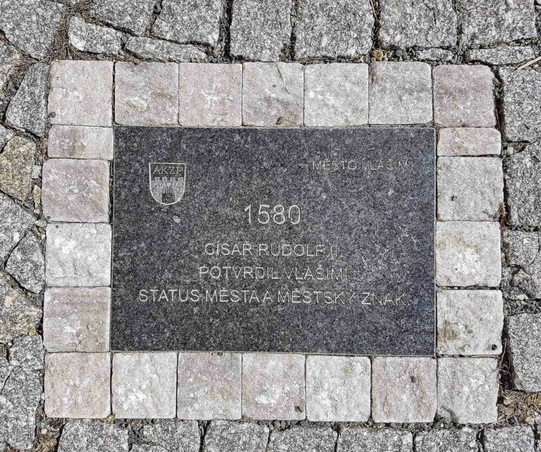 Historie Brodu v kamenné desce