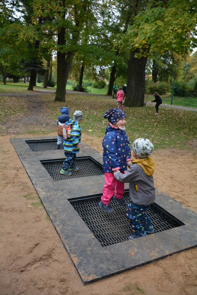 trampoliny