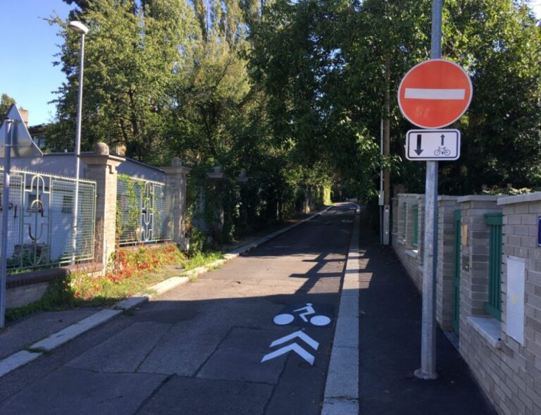 cykloobousměrka