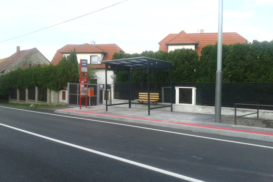 Revitalizace autobusového přístřešku ve Zbraslavi (Společně pro Zbraslav, 2016)